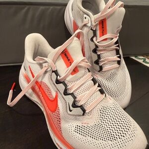 Nike Women's Pegasus 41 Running Shoes (White/Bright Crimson/Magic Ember/Black)